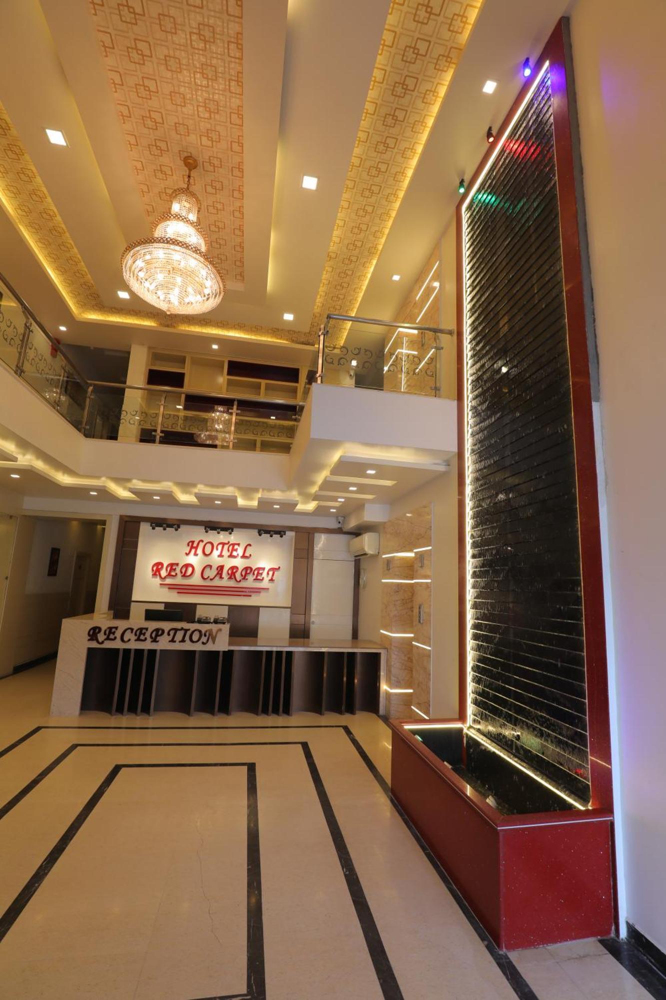 Hotel Red Carpet Tājganj Exterior foto