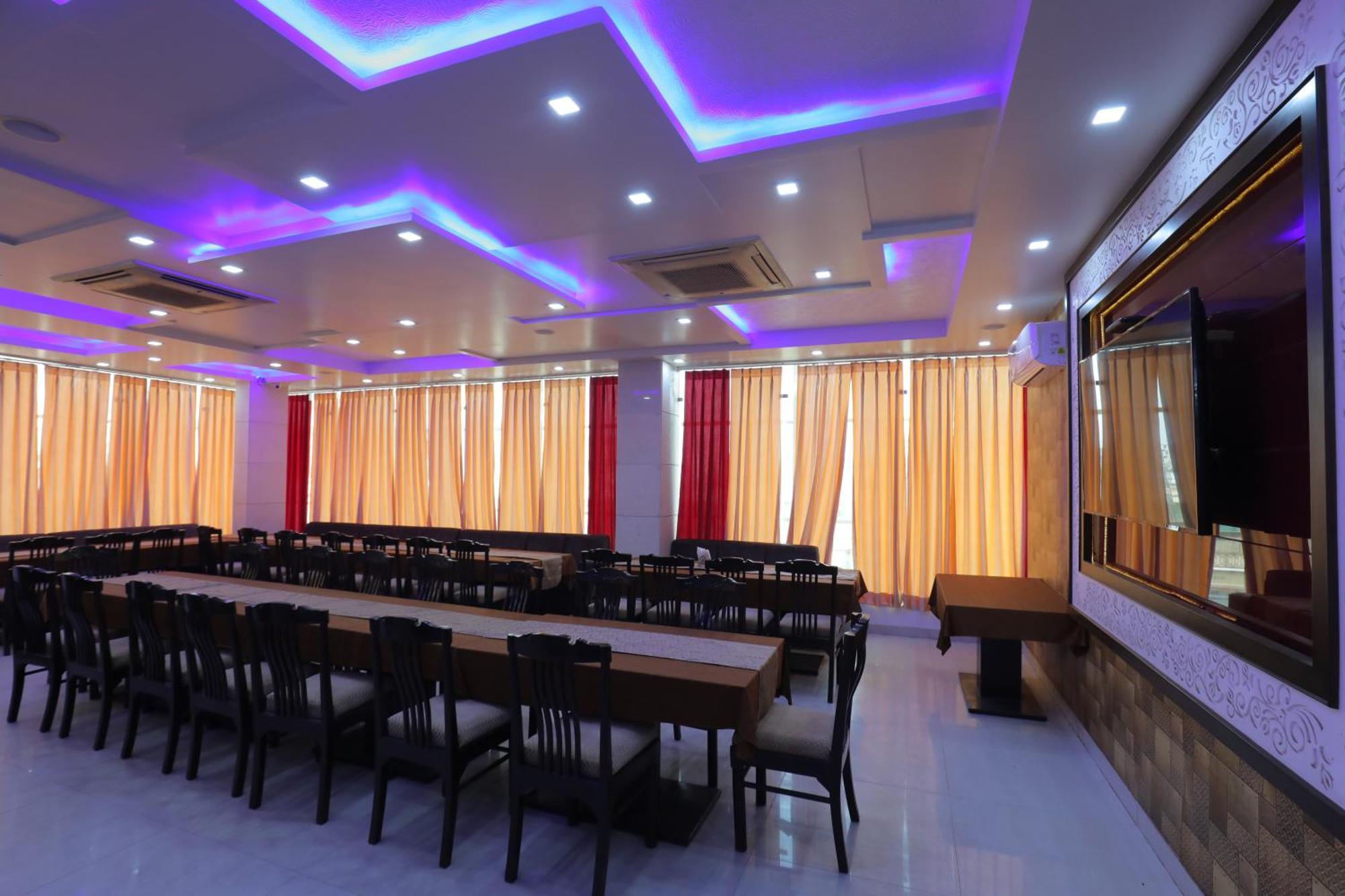 Hotel Red Carpet Tājganj Exterior foto